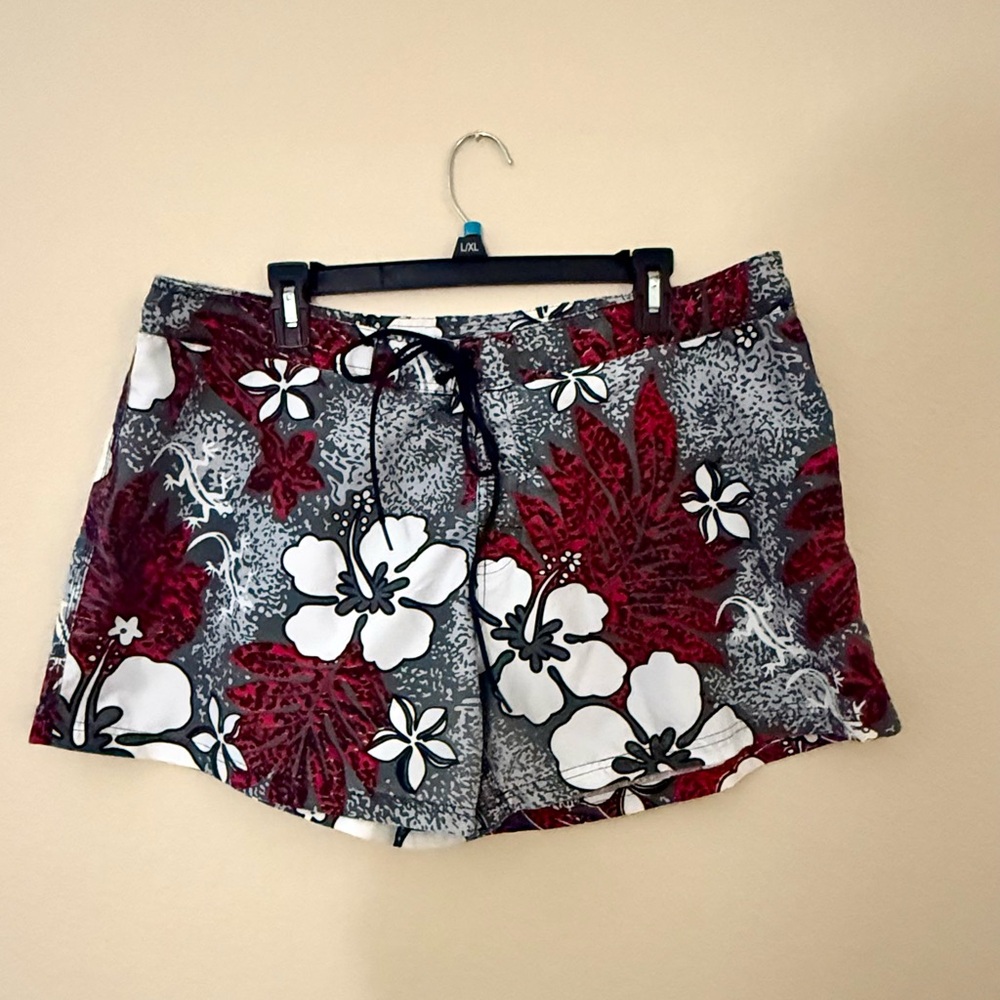 Floral Drawstring Beach Shorts — Red, White & Gray